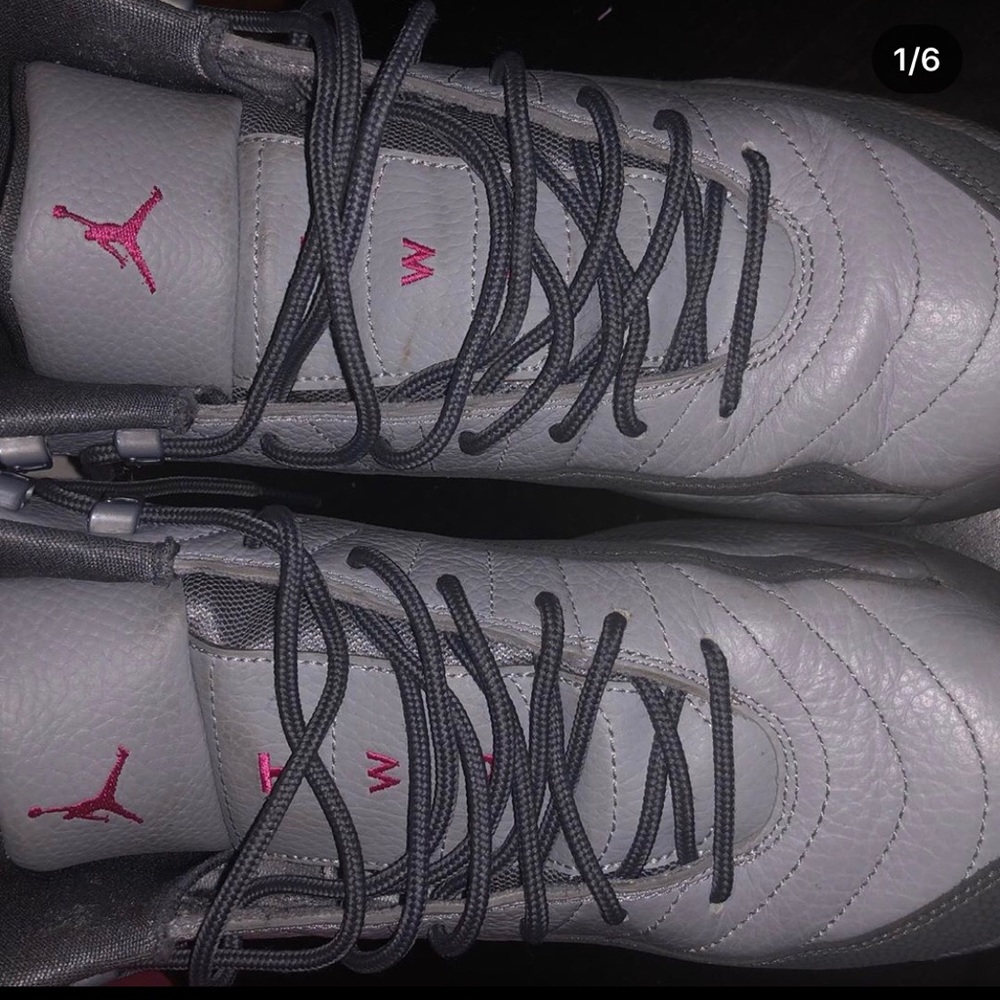 Jordan Retro 12  Vivid Pink (Grade School)